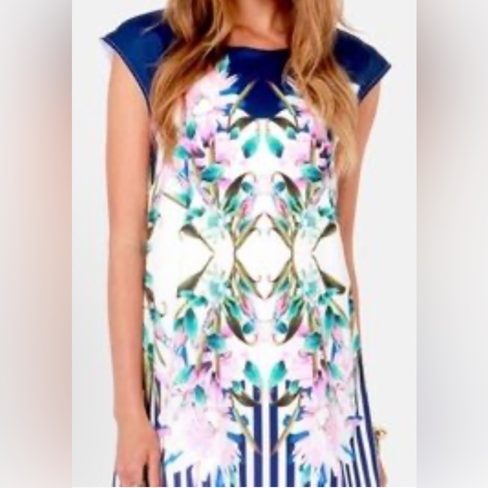 Honey Punch Navy Floral Mini Dress - NWT - Size L